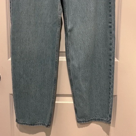 NWT Abercrombie & Fitch Women's The Taper Jean High Rise Light Wash Size 29/8 R - Picture 4 of 13